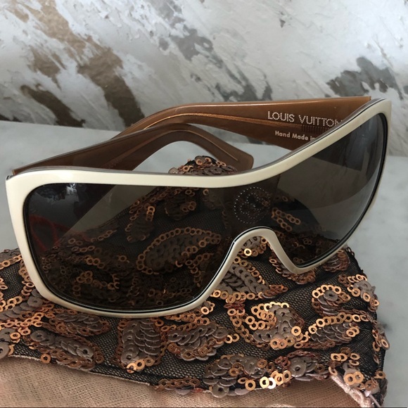 Louis Vuitton Accessories - SALE❗️Louis Vuitton vtge sunglasses 🕶 authentic